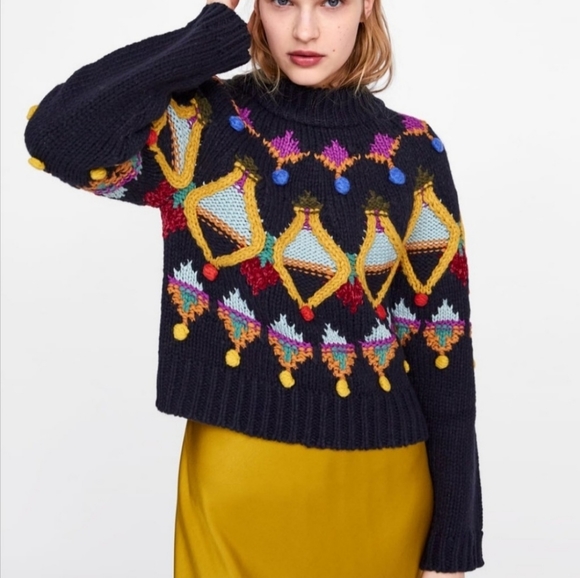 MULTICOLORED EMBROIDERED KNIT SWEATER